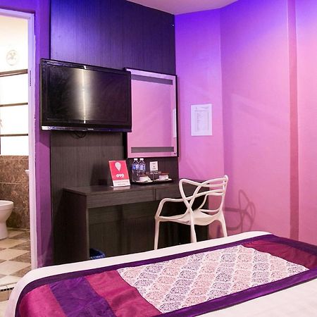 Oyo 176 Hotel Q Inn Petaling Jaya Eksteriør billede