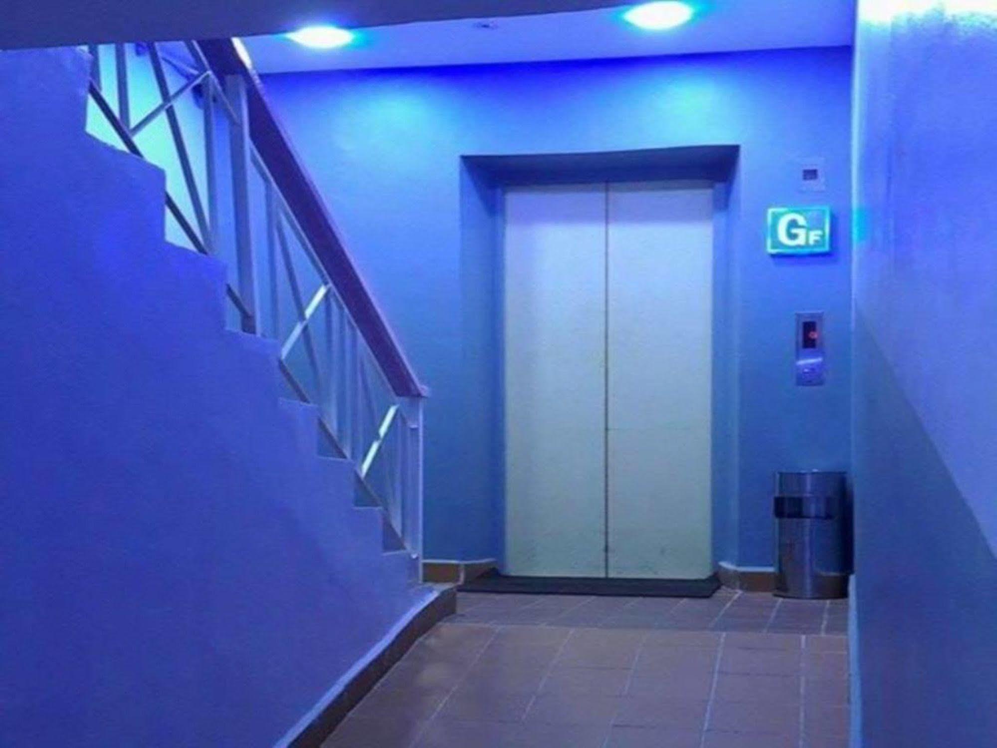 Oyo 176 Hotel Q Inn Petaling Jaya Eksteriør billede