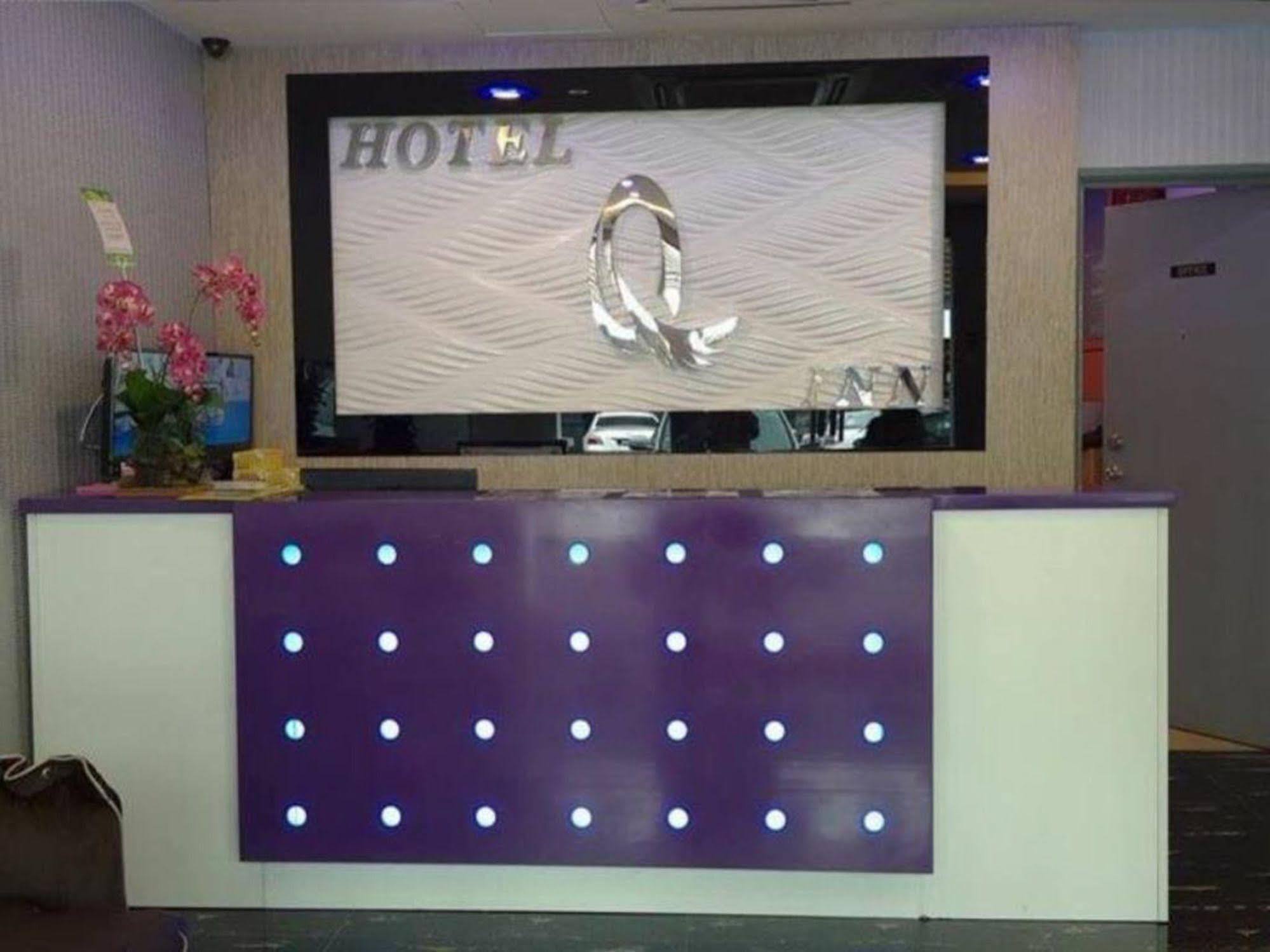 Oyo 176 Hotel Q Inn Petaling Jaya Eksteriør billede