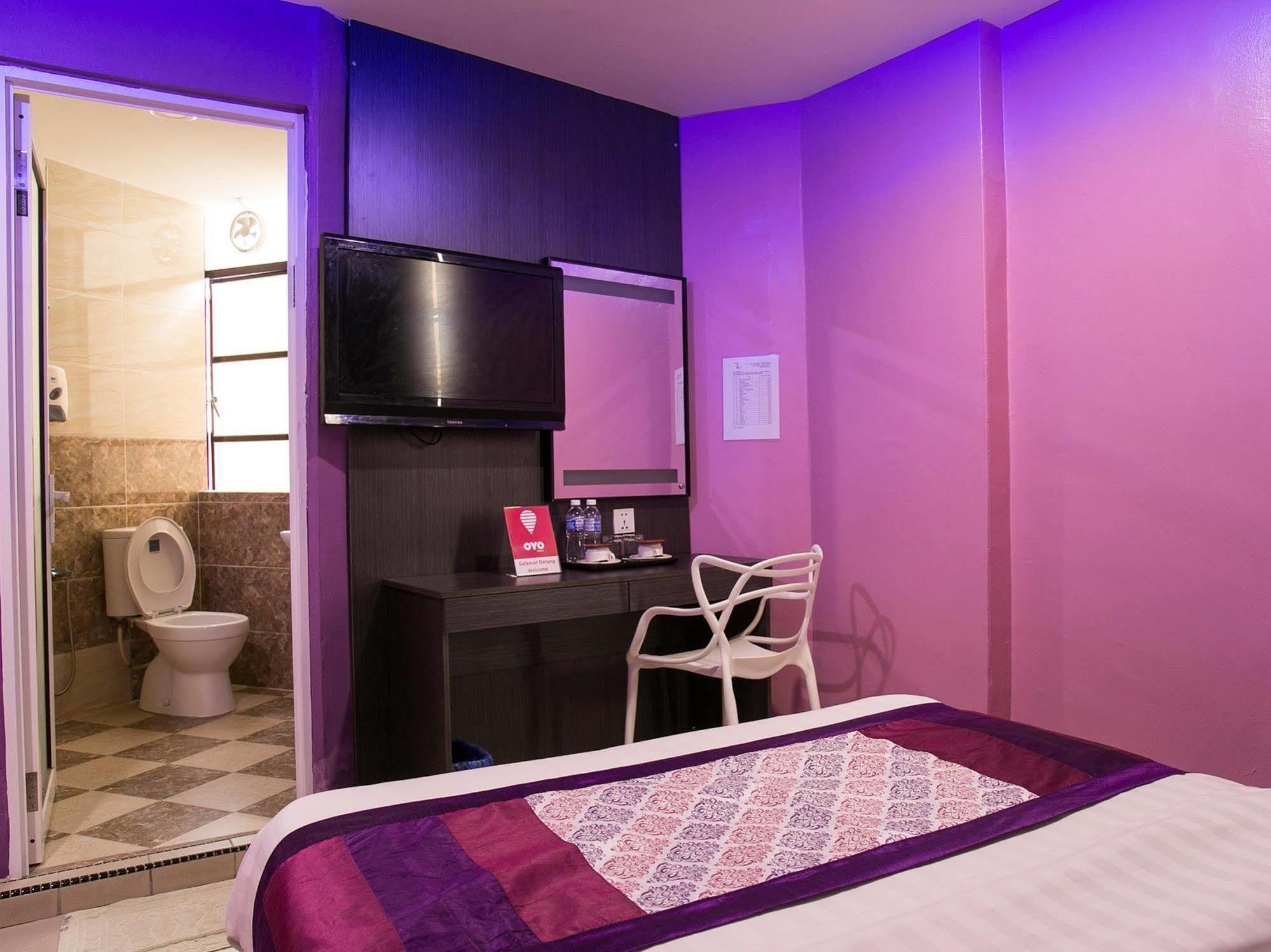 Oyo 176 Hotel Q Inn Petaling Jaya Eksteriør billede