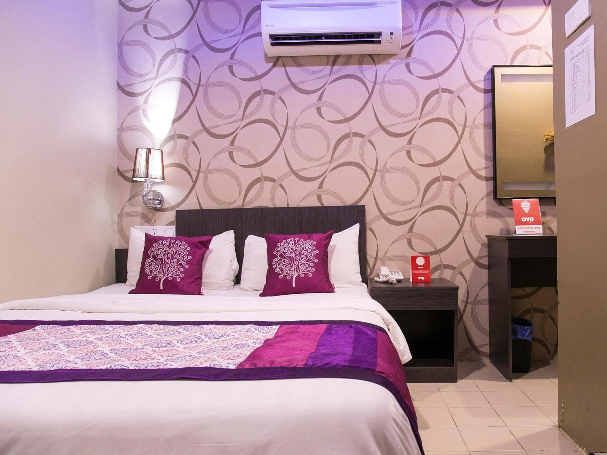 Oyo 176 Hotel Q Inn Petaling Jaya Eksteriør billede