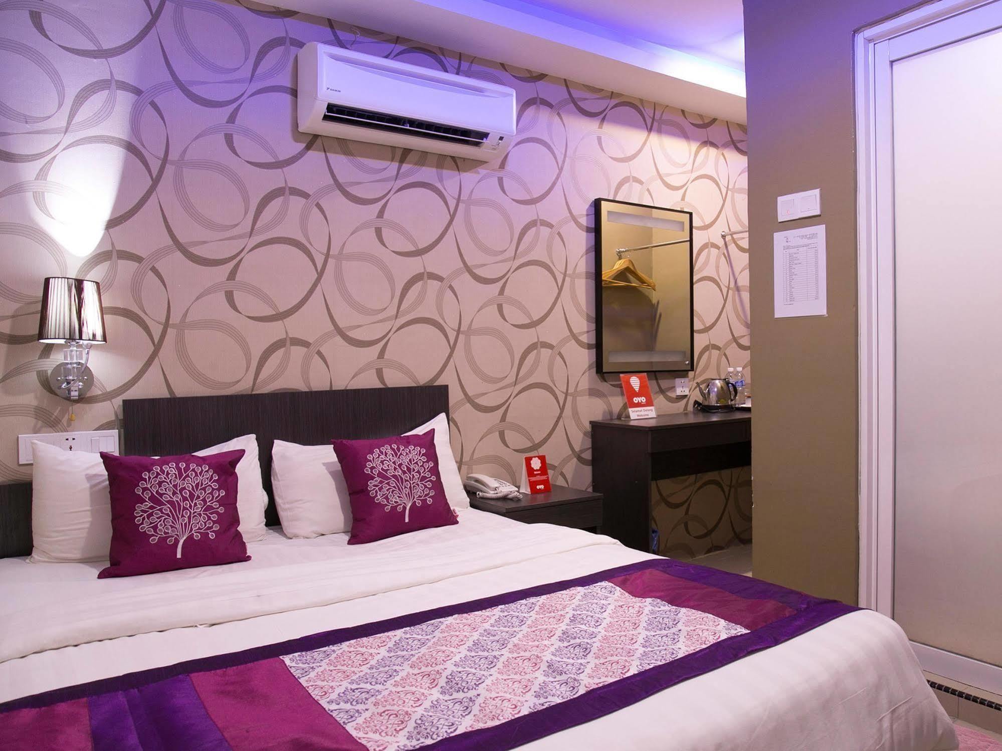 Oyo 176 Hotel Q Inn Petaling Jaya Eksteriør billede