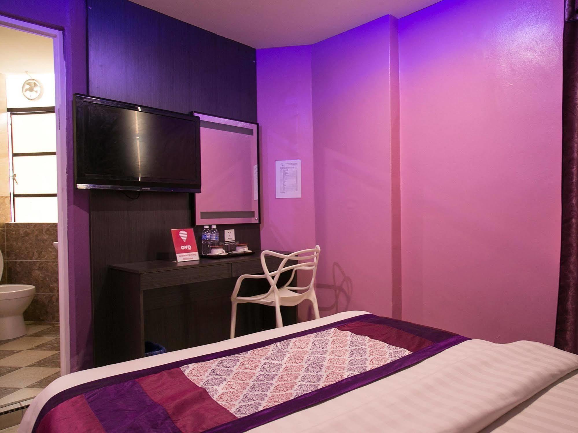 Oyo 176 Hotel Q Inn Petaling Jaya Eksteriør billede