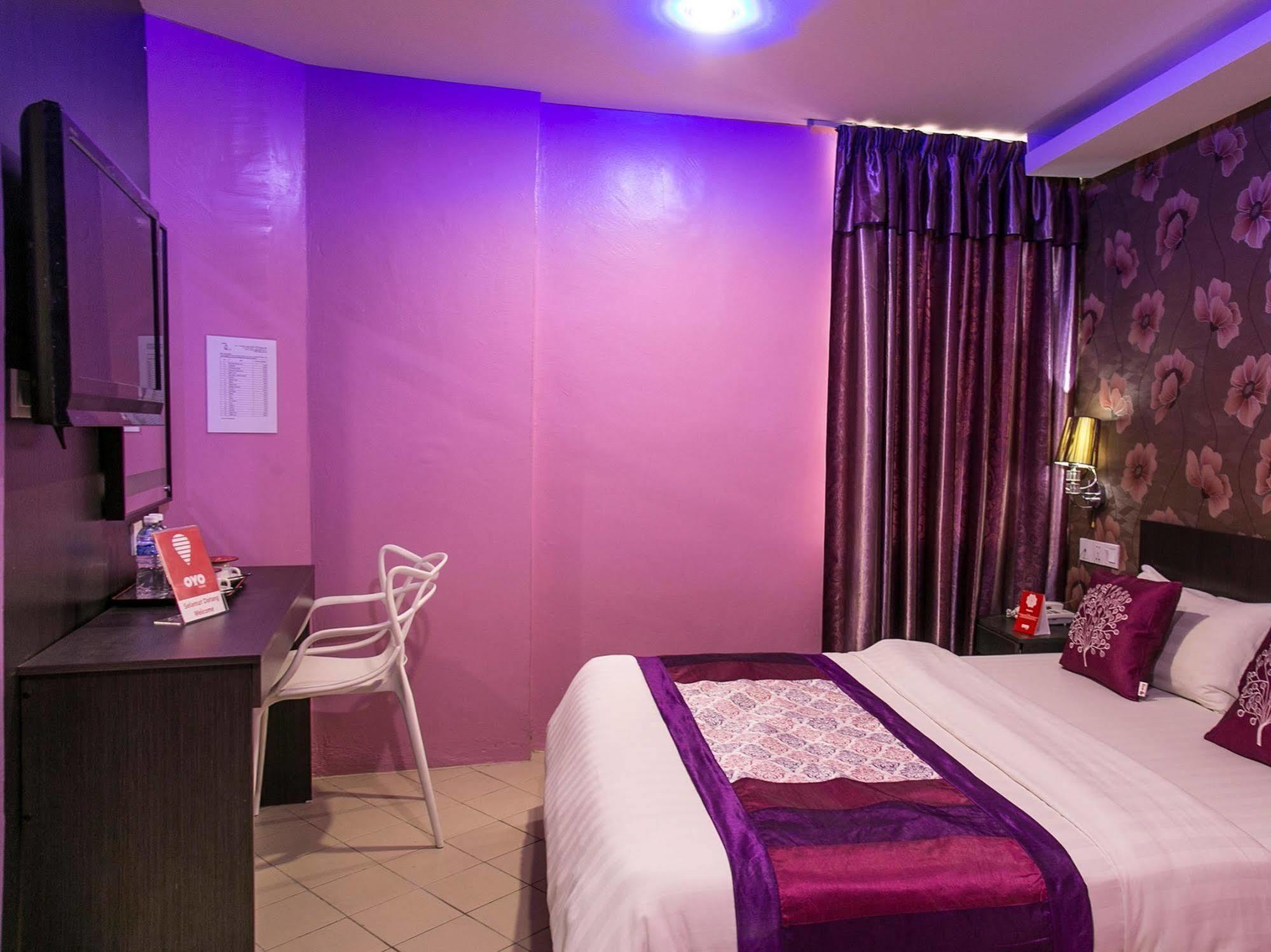 Oyo 176 Hotel Q Inn Petaling Jaya Eksteriør billede