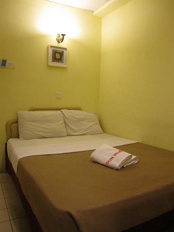 Oyo 176 Hotel Q Inn Petaling Jaya Eksteriør billede